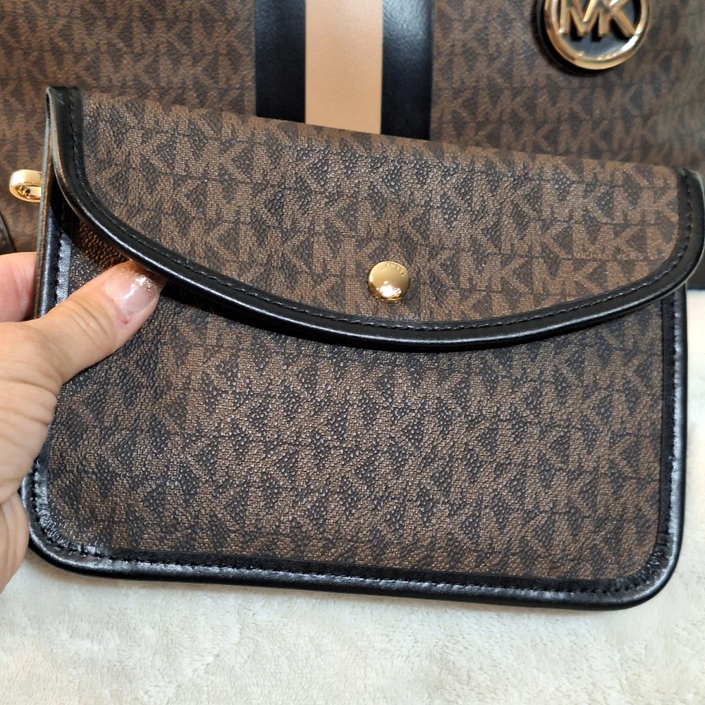 CLEAN Michel Kors Eva Large Tote - Picture 12 of 15
